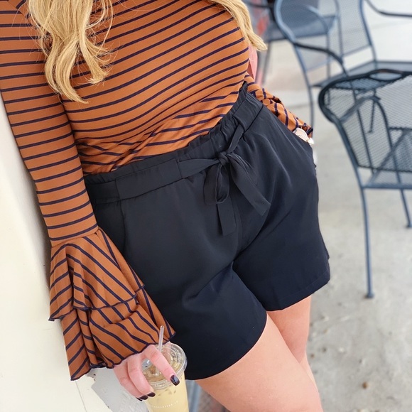 THE HARLOW PAPER BAG HIGH WAISTED SHORTS - Picture 2 of 3